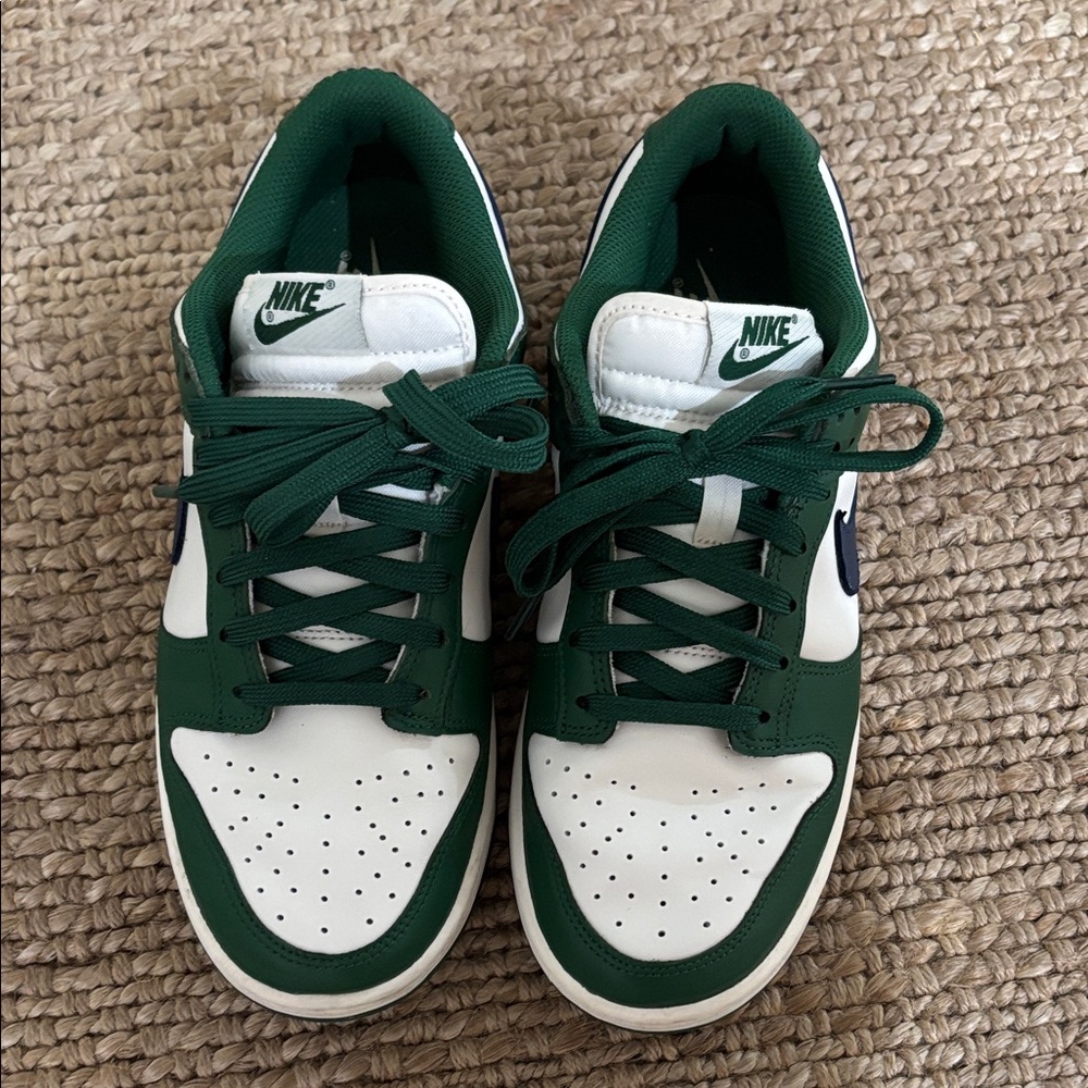 Dunk Low Trainers
Gorge Green Midnight Navy Phantom
